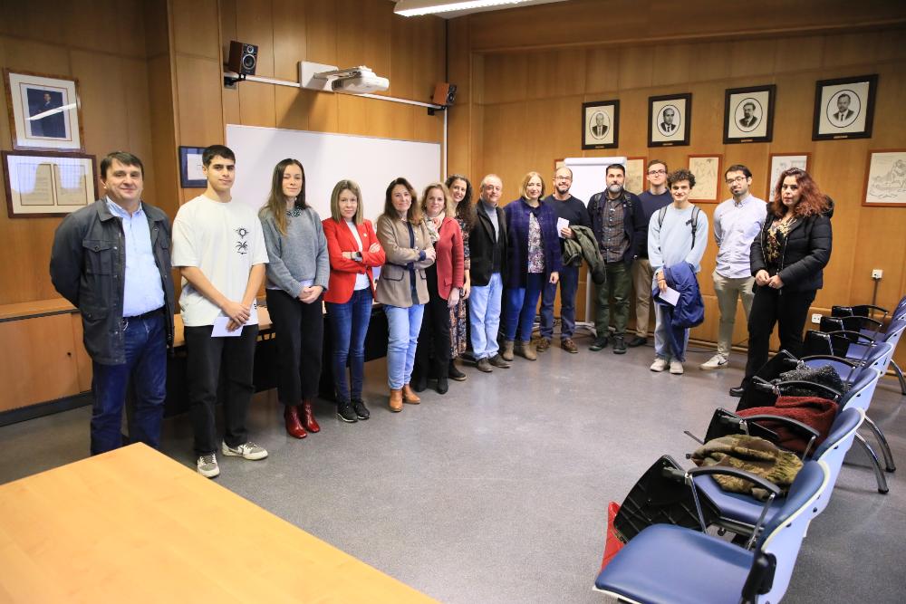 Imagen La Universidá d'Uviéu apurre los premios ‘Conecta cola to Universidá. Muévite con Sostenibilidá’