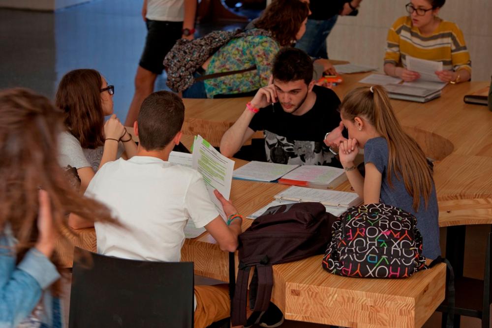 Imagen La Universidad de Oviedo publica la sexta lista de la fase A, la tercera de las fases B y C y la primera de las fases D y E de alumnos admitidos en estudios de grado