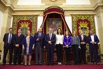 Imagen Los miembros del nuevo equipo rectoral de la Universidad de Oviedo toman...