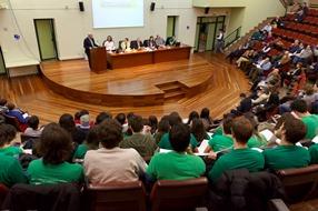 Imagen El rector expone ante el Claustro los objetivos del contrato programa...