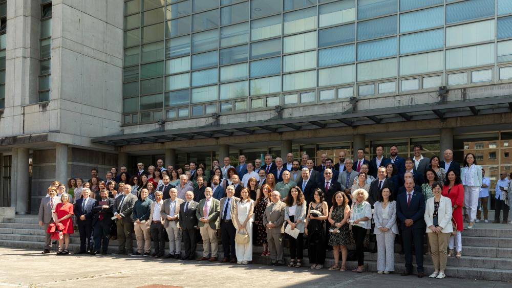 Imagen La Universidá d'Uviéu celebra l'actu Rector Alas de toma de posesión de 161 miembros de PDI y PTGAS