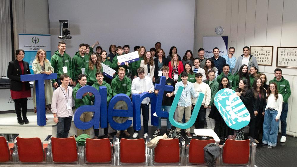 Imagen Silvia Rodriguez del Amo obtiene la victoria en el Hackathon TalentUO 2024 de la Universidad de Oviedo