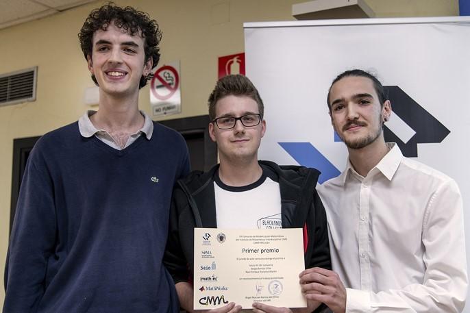 Imagen Tres estudiantes de la Universidad de Oviedo ganan el concurso internacional de modelización matemática del Instituto de Matemática...